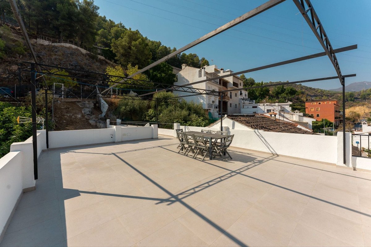 6 Bed Townhouse in Monda