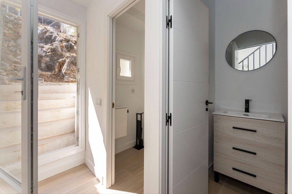 6 Bed Townhouse in Monda