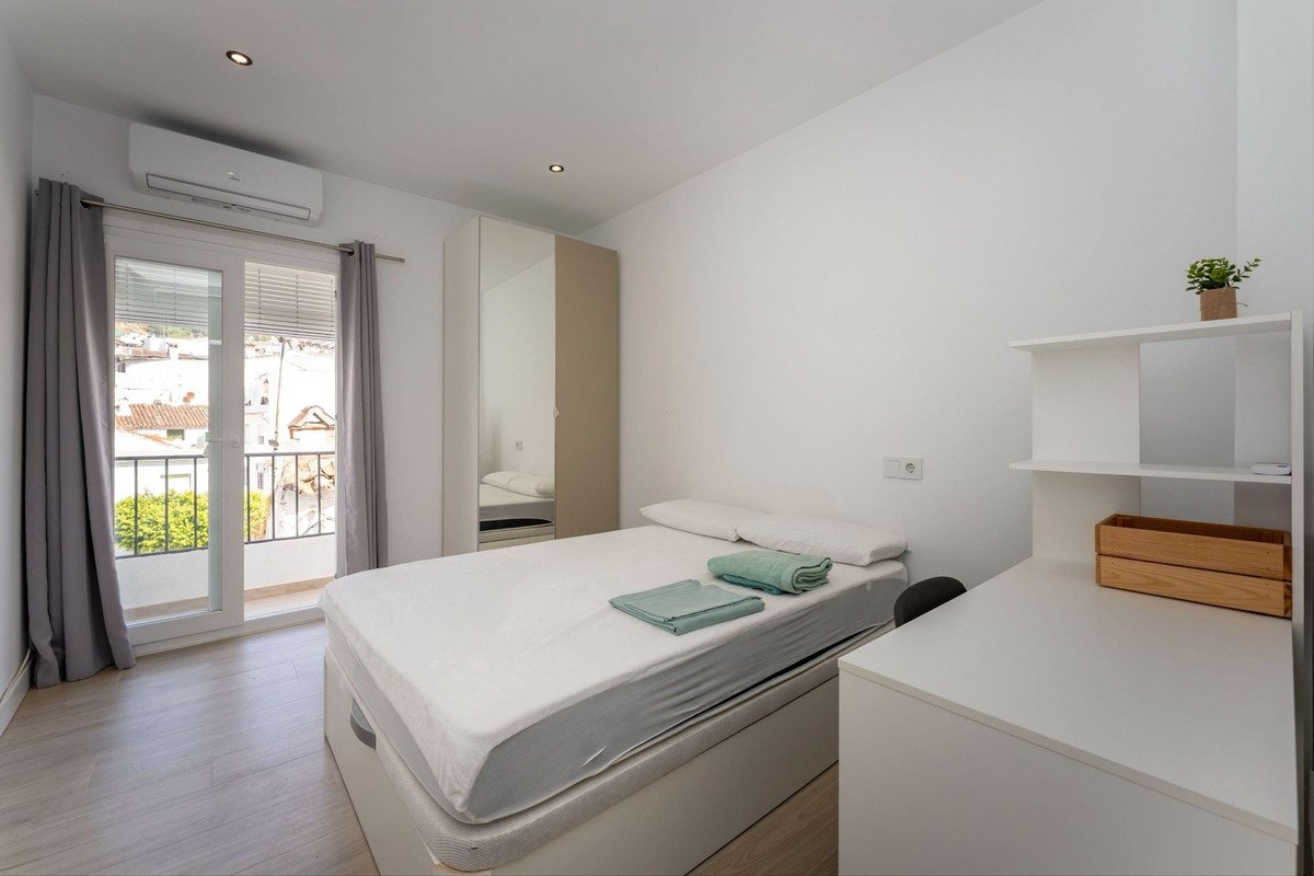 6 Bed Townhouse in Monda