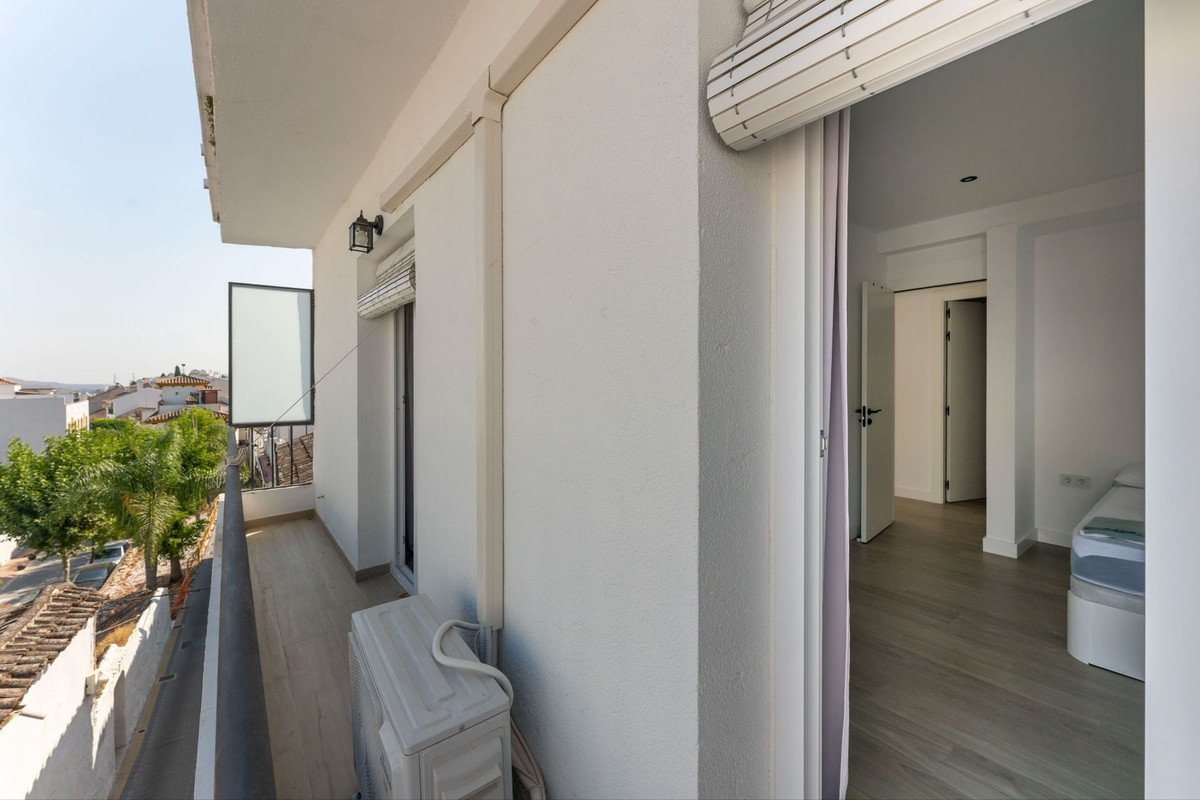 6 Bed Townhouse in Monda