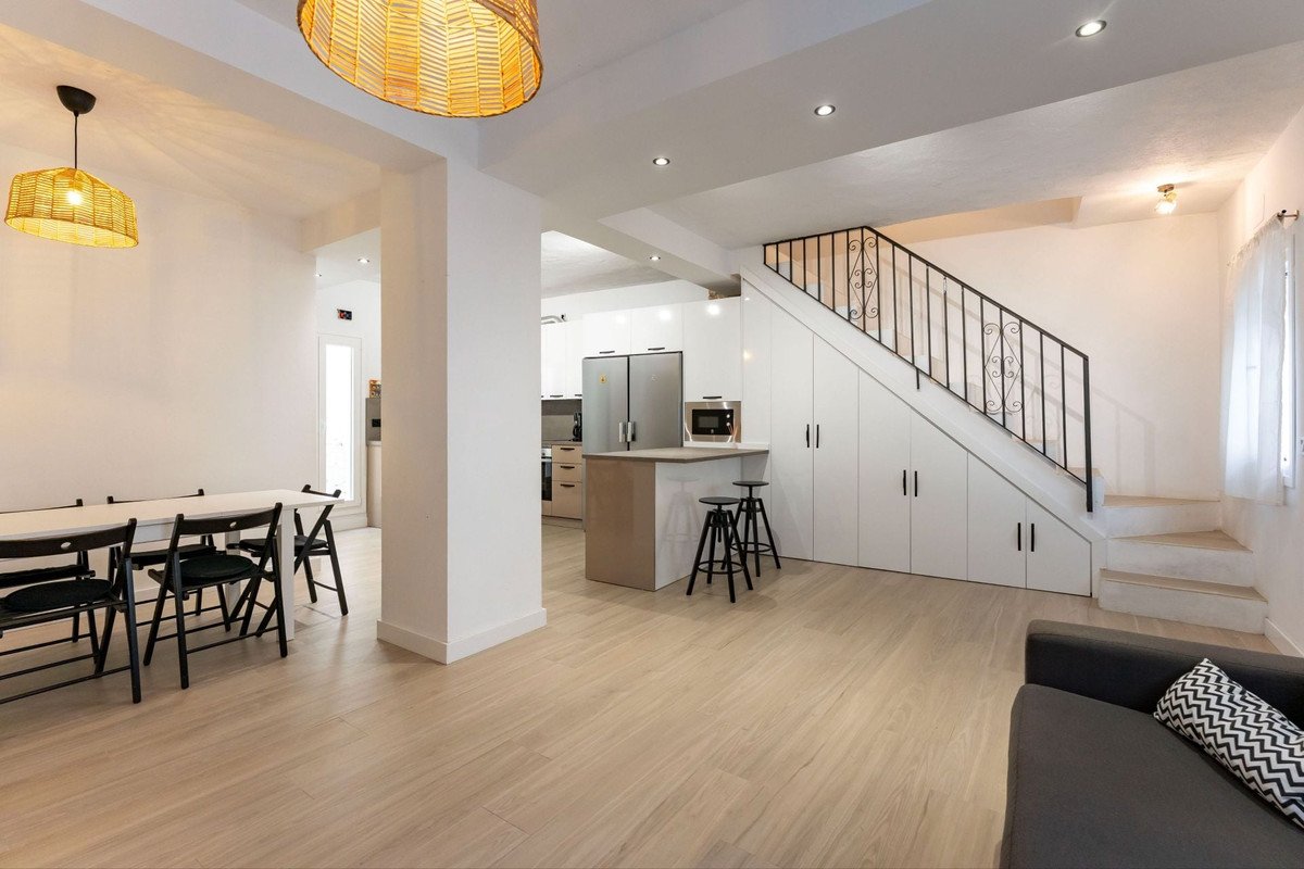 6 Bed Townhouse in Monda