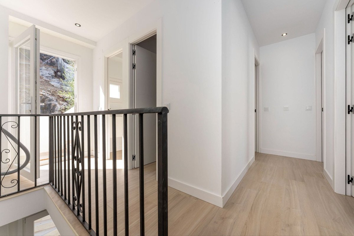 6 Bed Townhouse in Monda