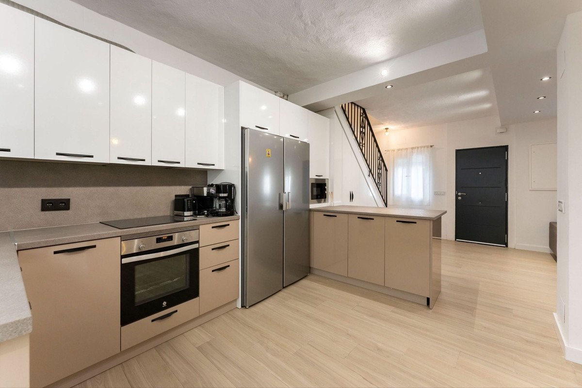 6 Bed Townhouse in Monda