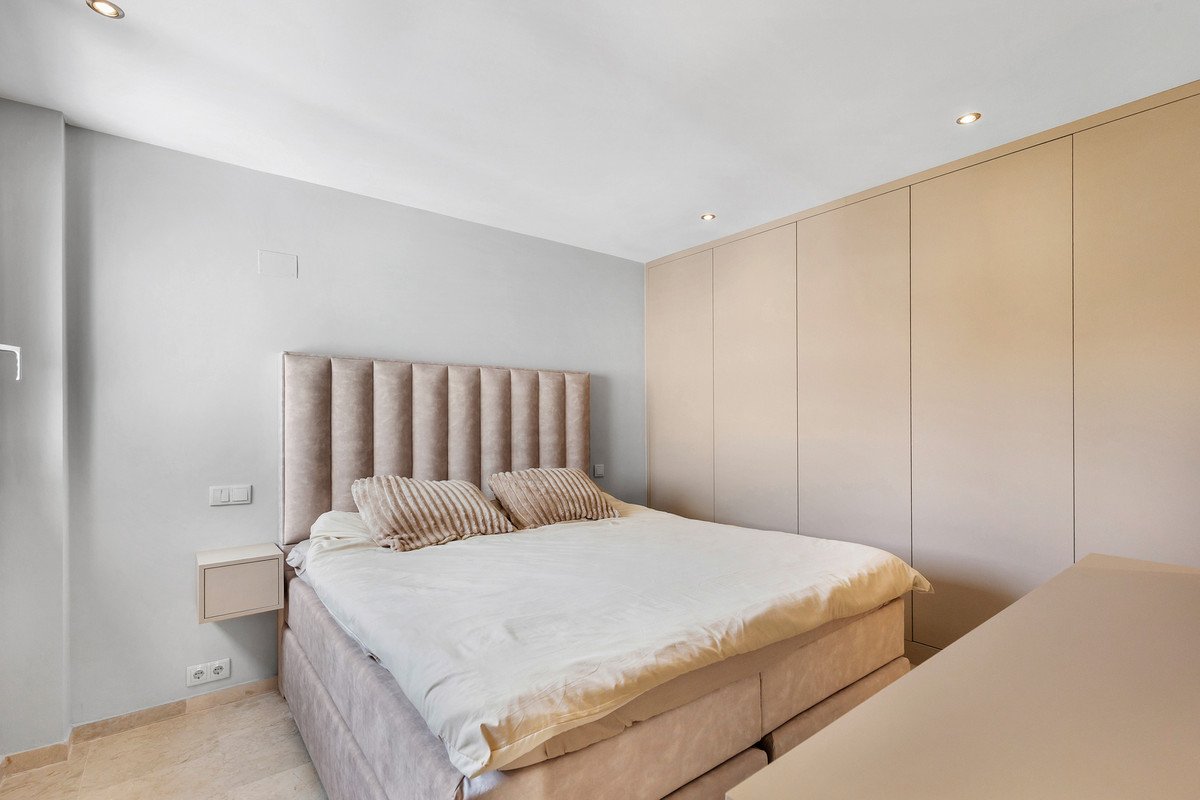 3 Bed Middle Floor Apartment in Punta Prima