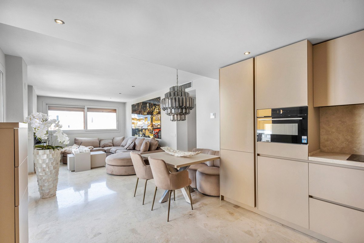 3 Bed Middle Floor Apartment in Punta Prima