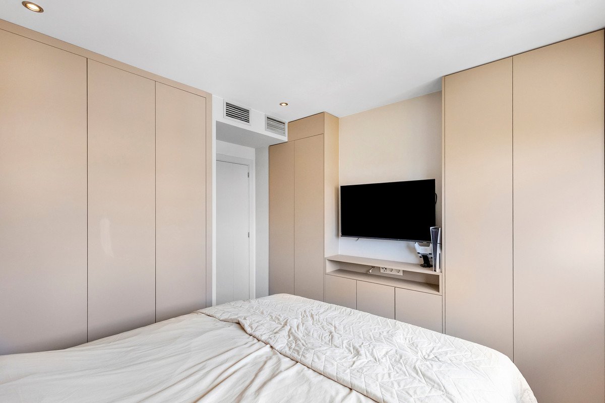 3 Bed Middle Floor Apartment in Punta Prima