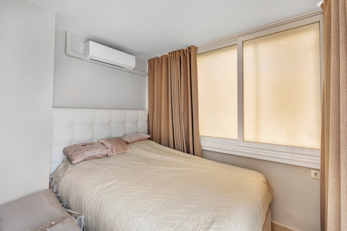 3 Bed Middle Floor Apartment in Punta Prima