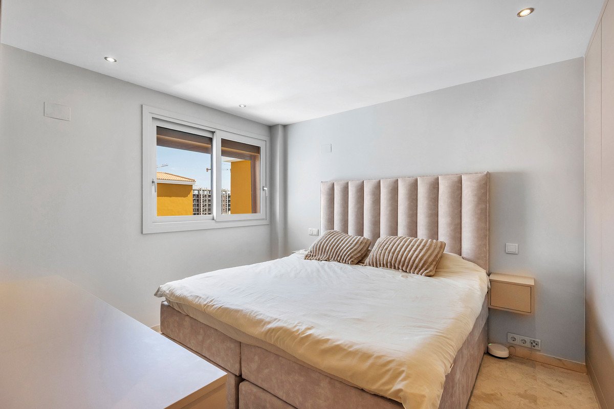 3 Bed Middle Floor Apartment in Punta Prima