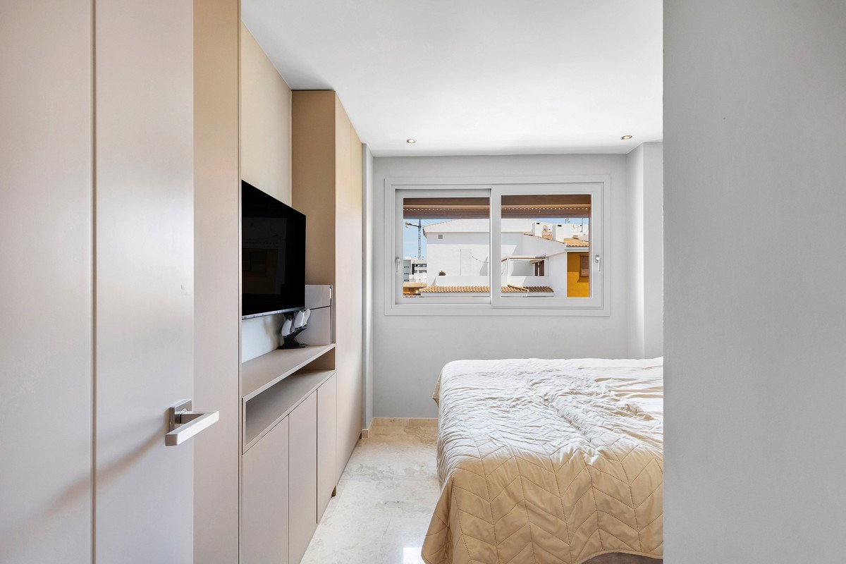 3 Bed Middle Floor Apartment in Punta Prima