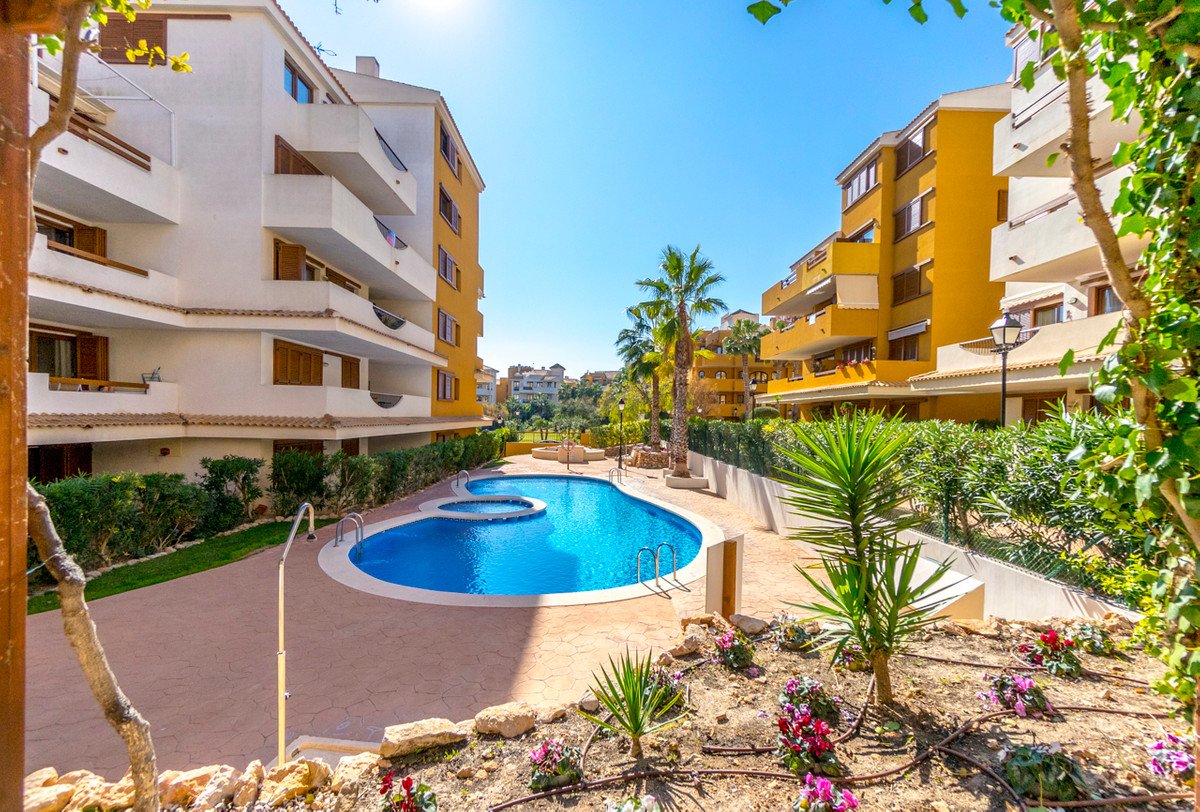 3 Bed Middle Floor Apartment in Punta Prima