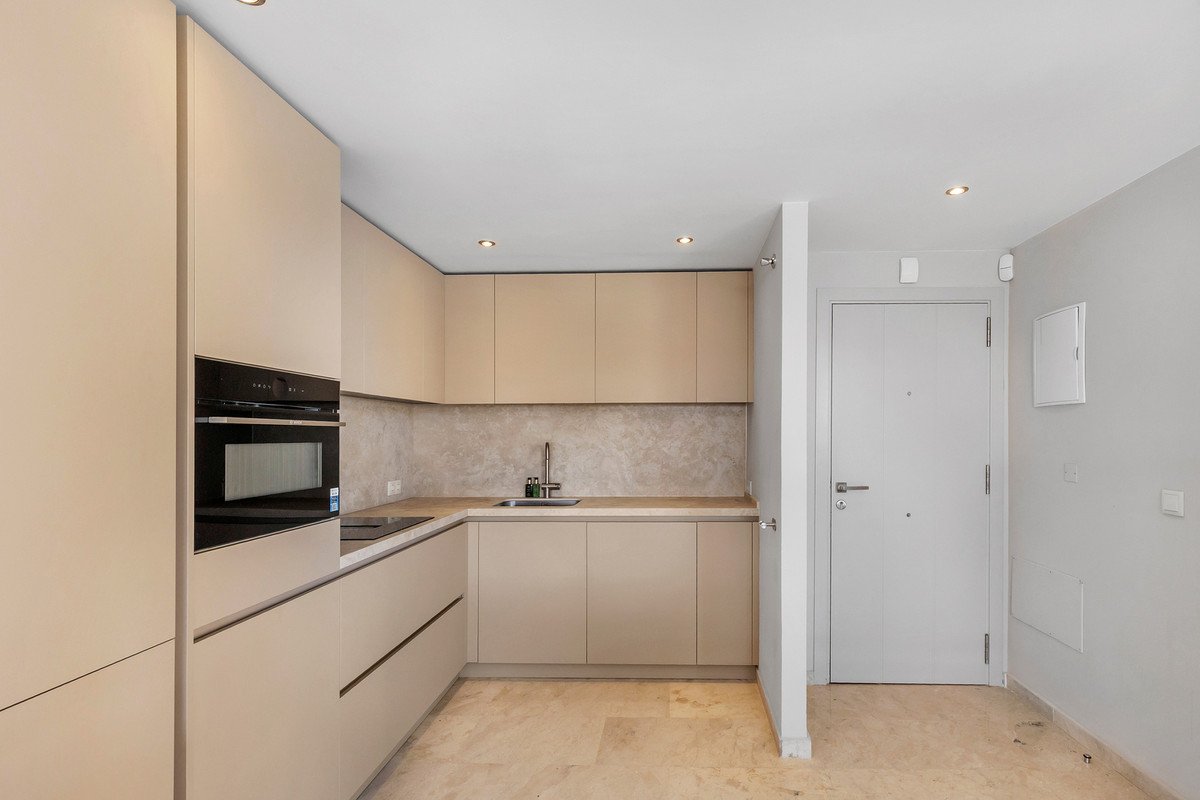 3 Bed Middle Floor Apartment in Punta Prima