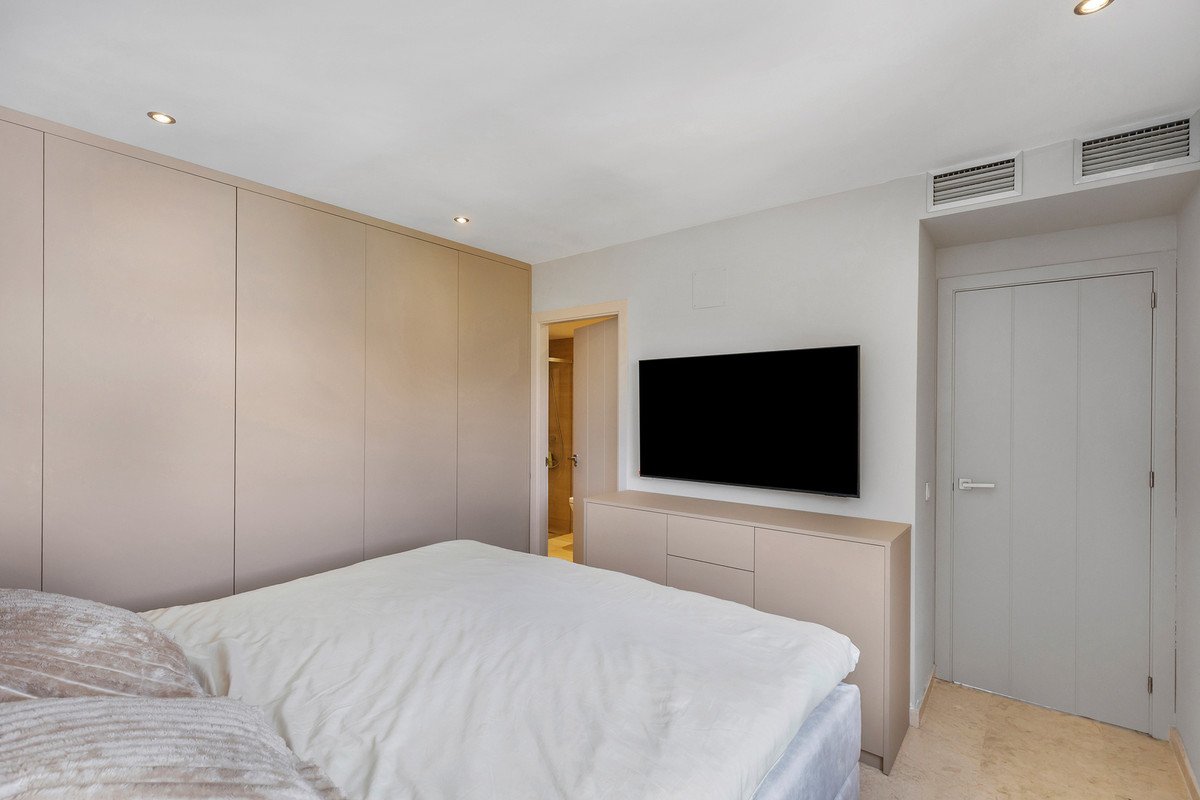3 Bed Middle Floor Apartment in Punta Prima