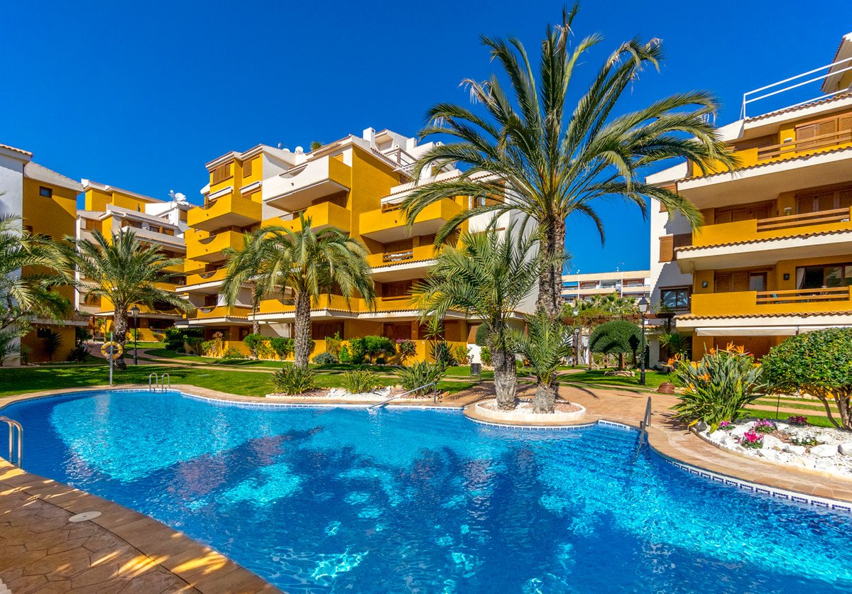 3 Bed Middle Floor Apartment in Punta Prima