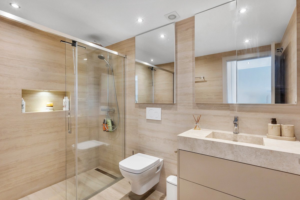 3 Bed Middle Floor Apartment in Punta Prima