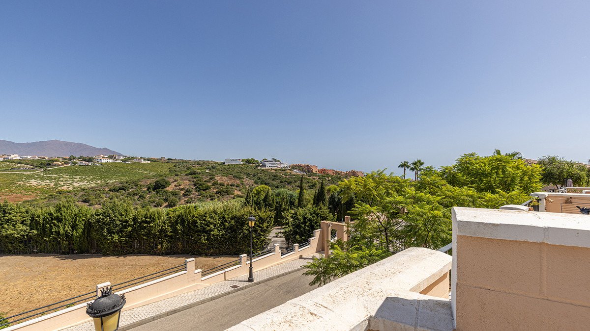 3 Bed Townhouse in La Duquesa