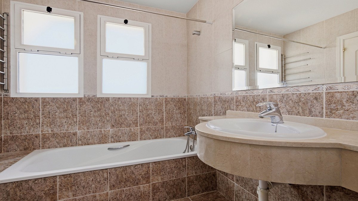 3 Bed Townhouse in La Duquesa