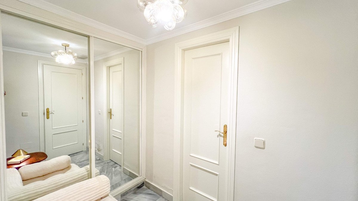 2 Bed Middle Floor Apartment in Marbella