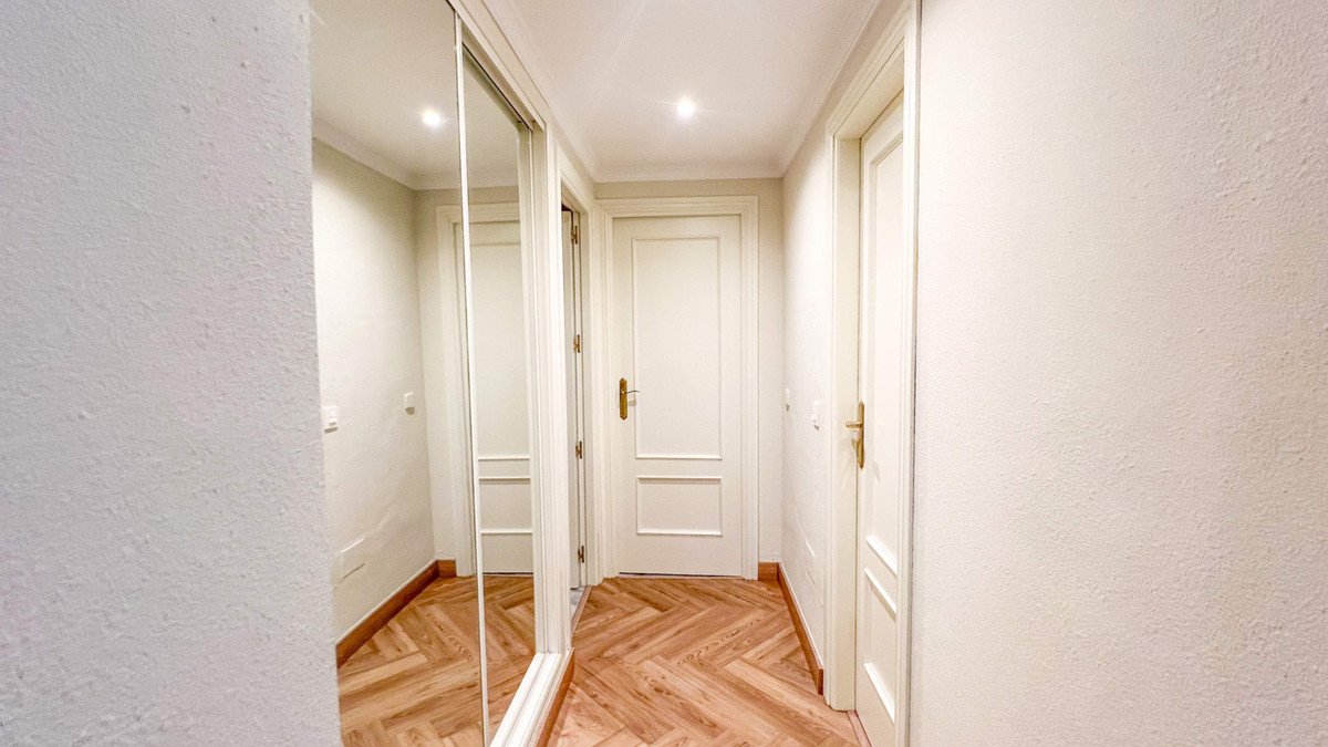 2 Bed Middle Floor Apartment in Marbella