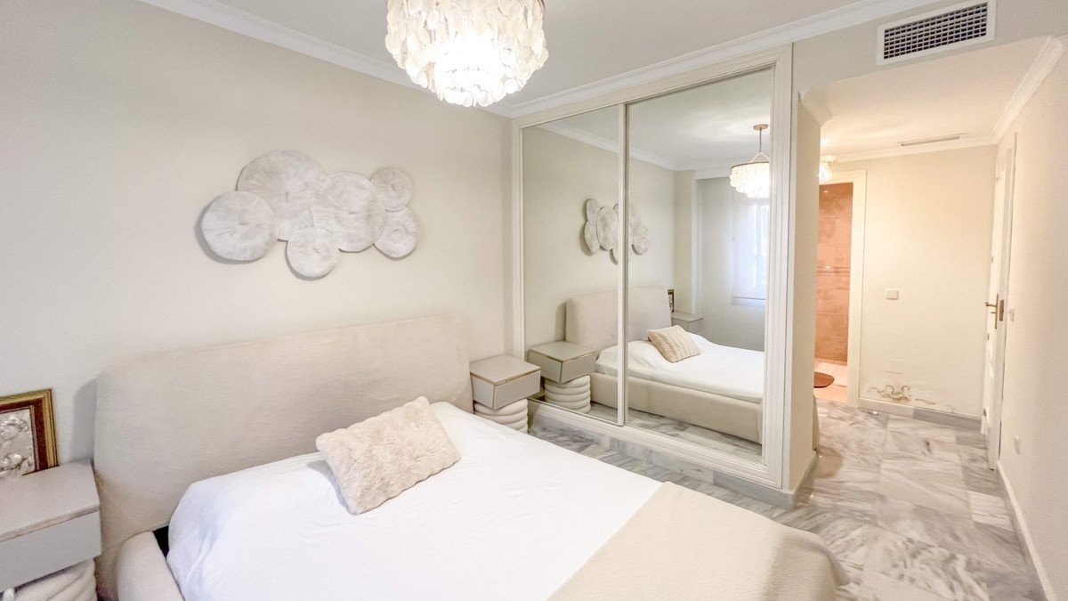 2 Bed Middle Floor Apartment in Marbella
