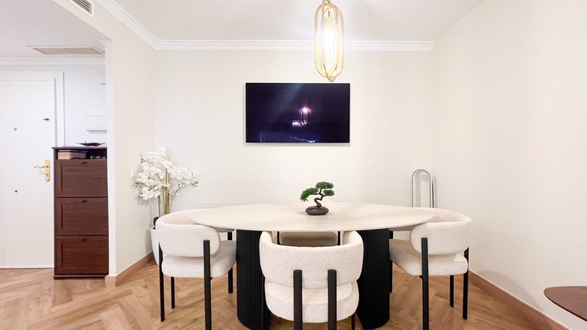 2 Bed Middle Floor Apartment in Marbella