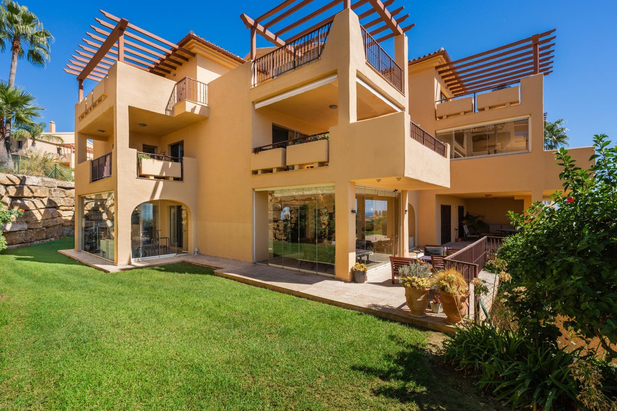 3 Bed Ground Floor Apartment in El Paraiso