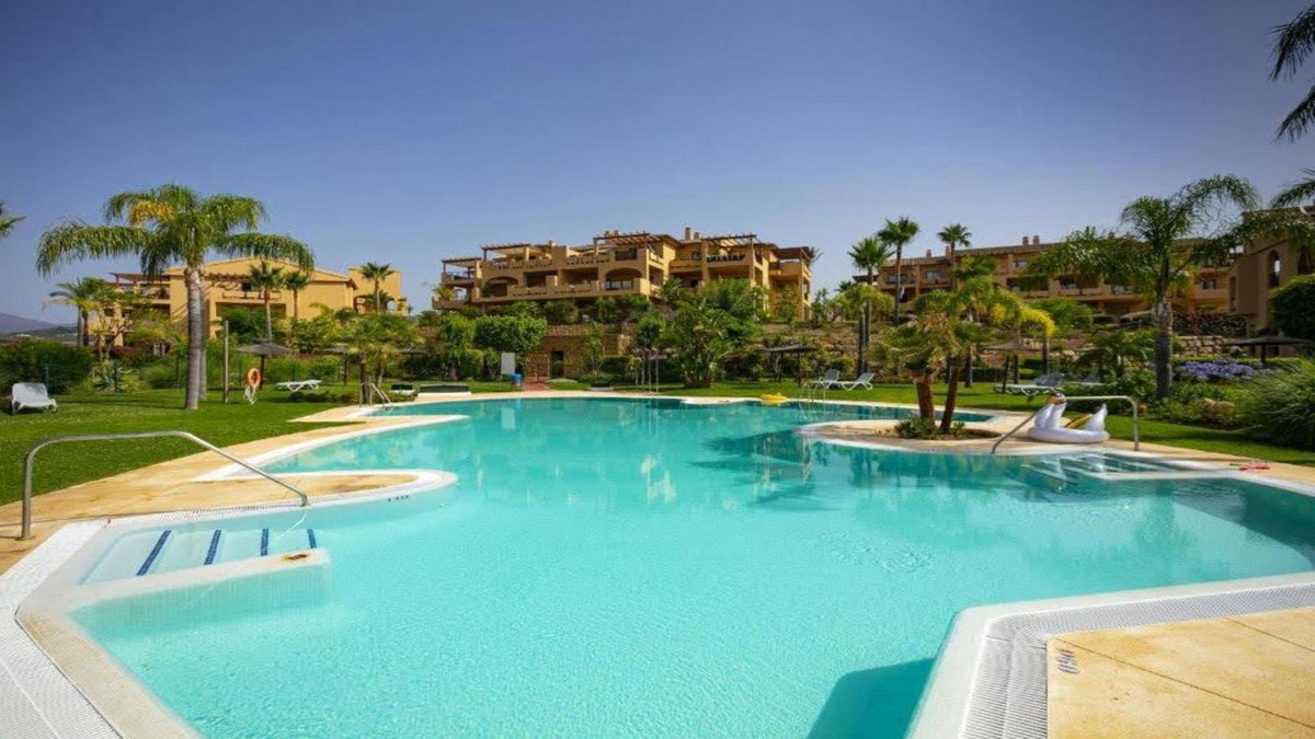 3 Bed Ground Floor Apartment in El Paraiso