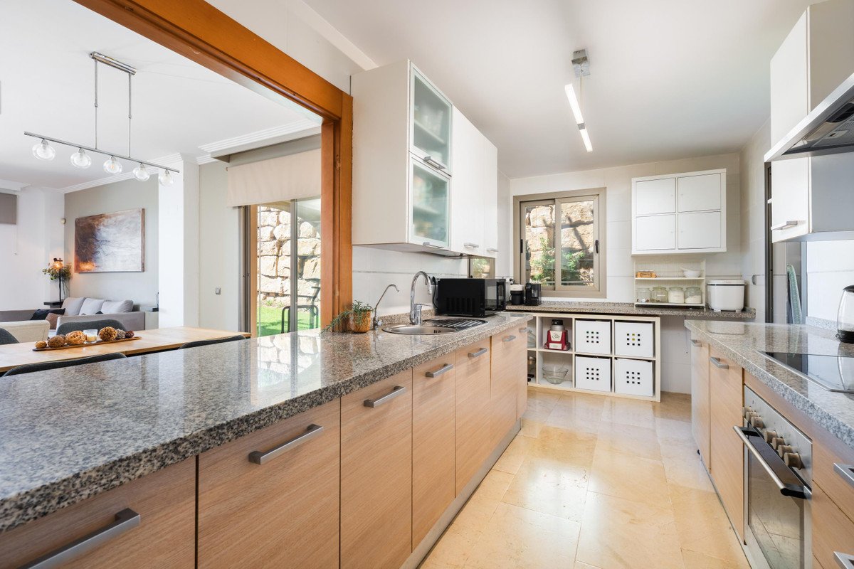 3 Bed Ground Floor Apartment in El Paraiso
