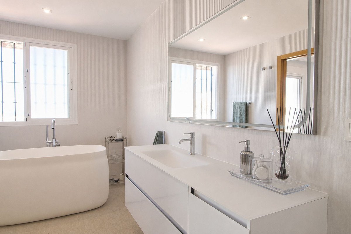 4 Bed Townhouse in Manilva
