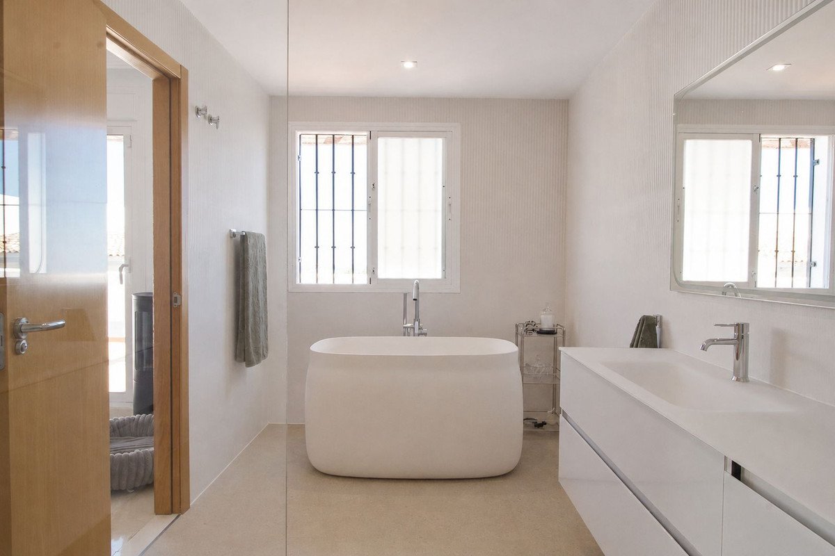 4 Bed Townhouse in Manilva