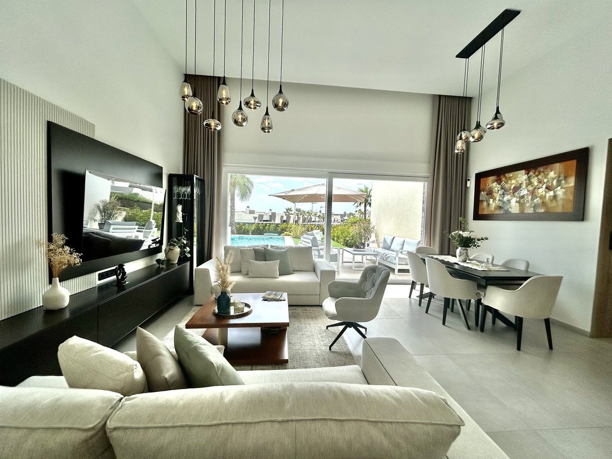 4 Bed Detached Villa in La Finca Golf