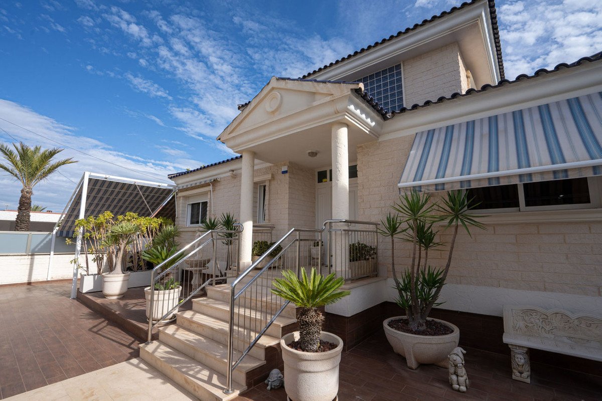 5 Bed Detached Villa in La Mata