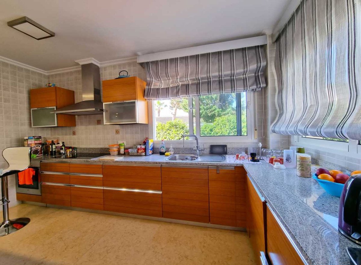 5 Bed Detached Villa in La Mata