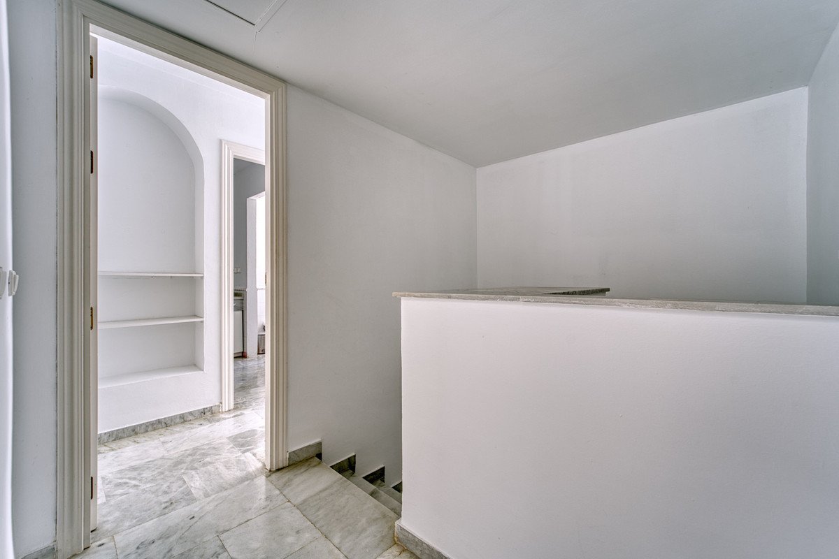 5 Bed Penthouse Duplex in Guadalmina Baja