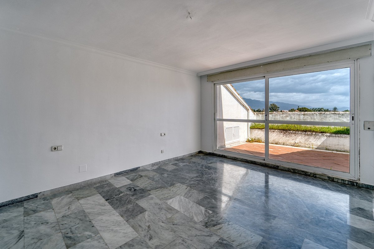5 Bed Penthouse Duplex in Guadalmina Baja
