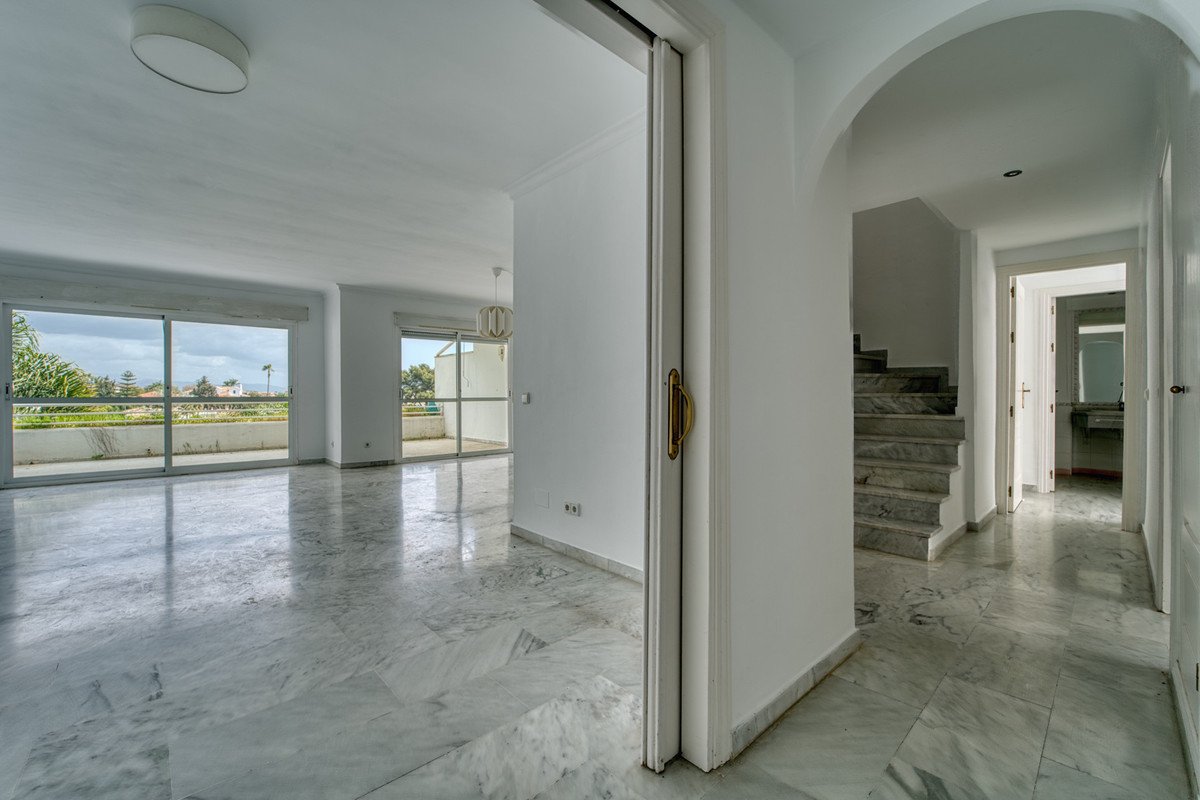 5 Bed Penthouse Duplex in Guadalmina Baja