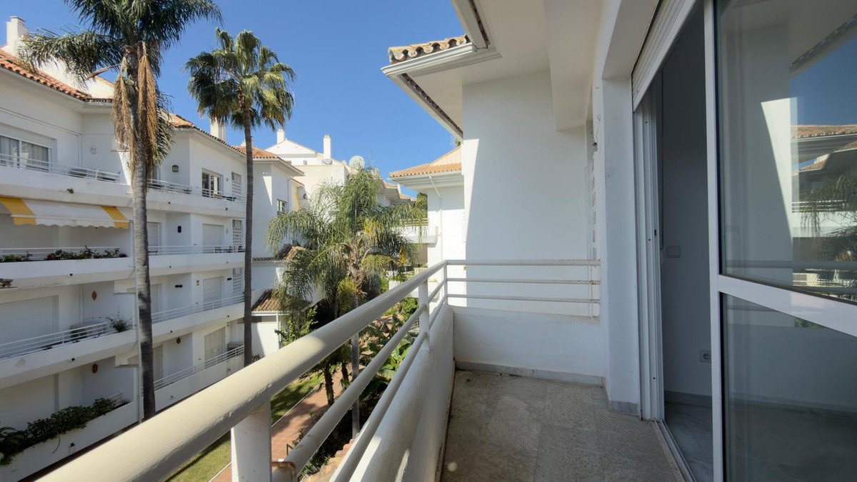 5 Bed Penthouse Duplex in Guadalmina Baja