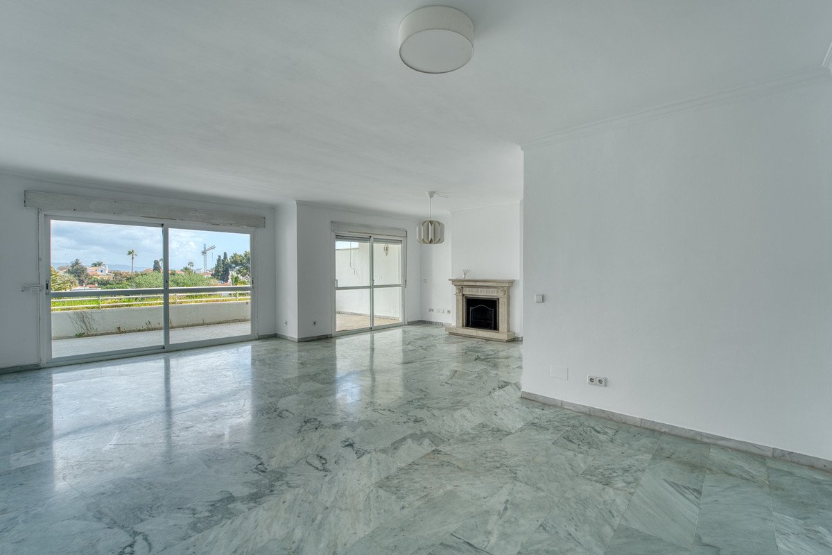 5 Bed Penthouse Duplex in Guadalmina Baja