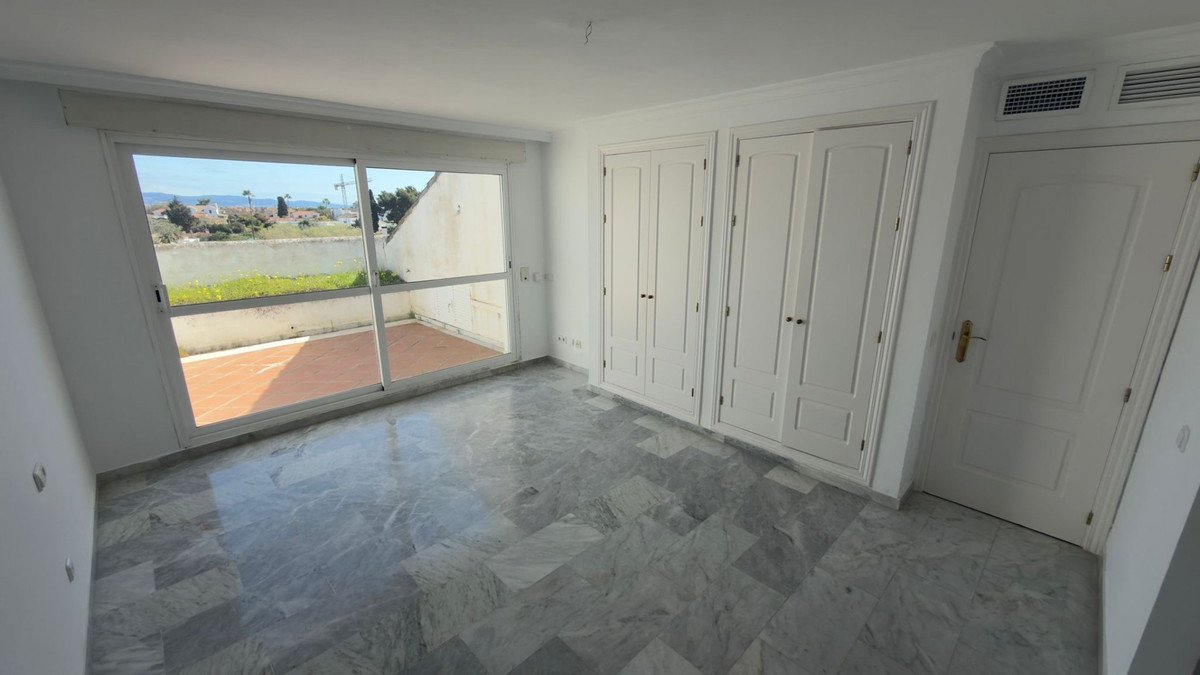 5 Bed Penthouse Duplex in Guadalmina Baja