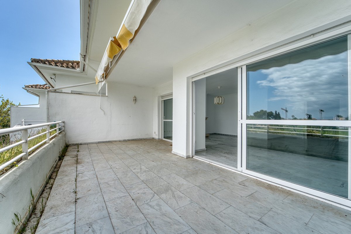 5 Bed Penthouse Duplex in Guadalmina Baja