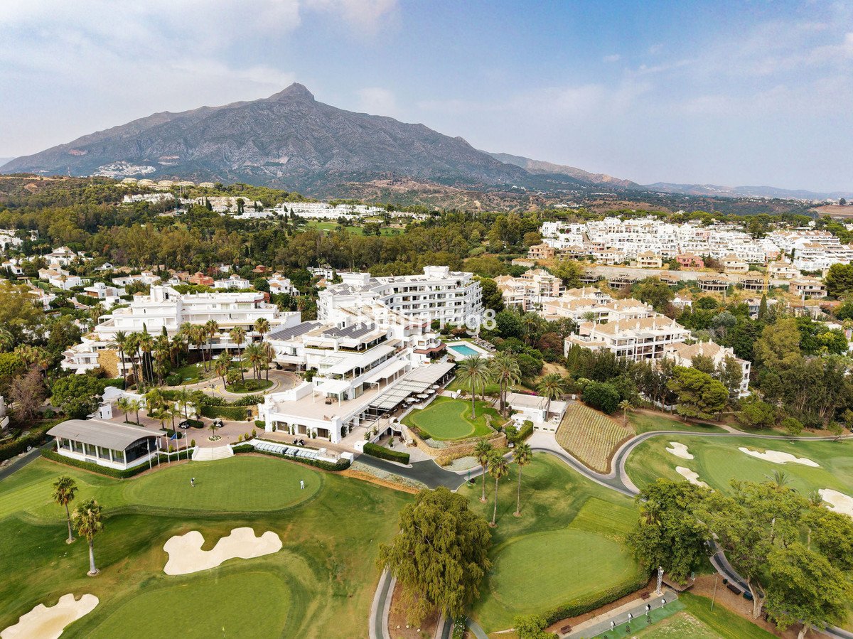 4 Bed Penthouse in Nueva Andalucía