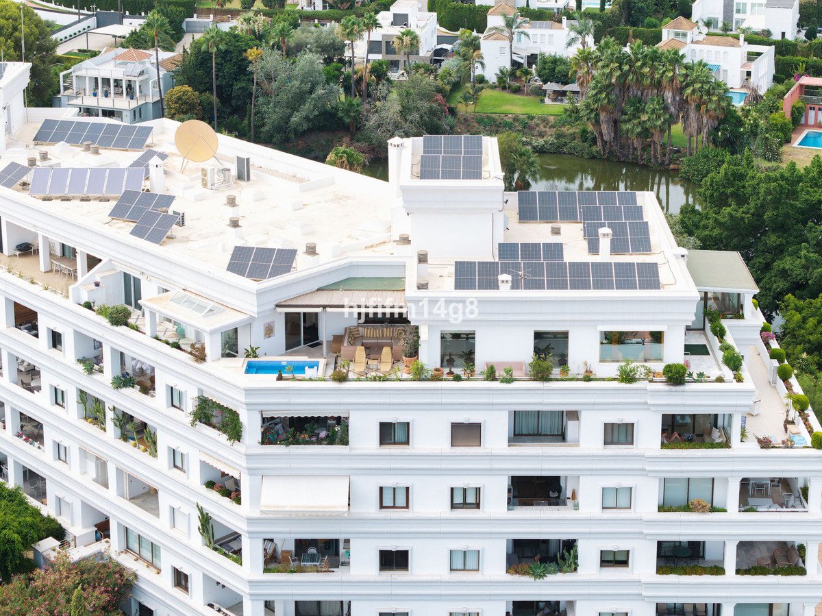 4 Bed Penthouse in Nueva Andalucía