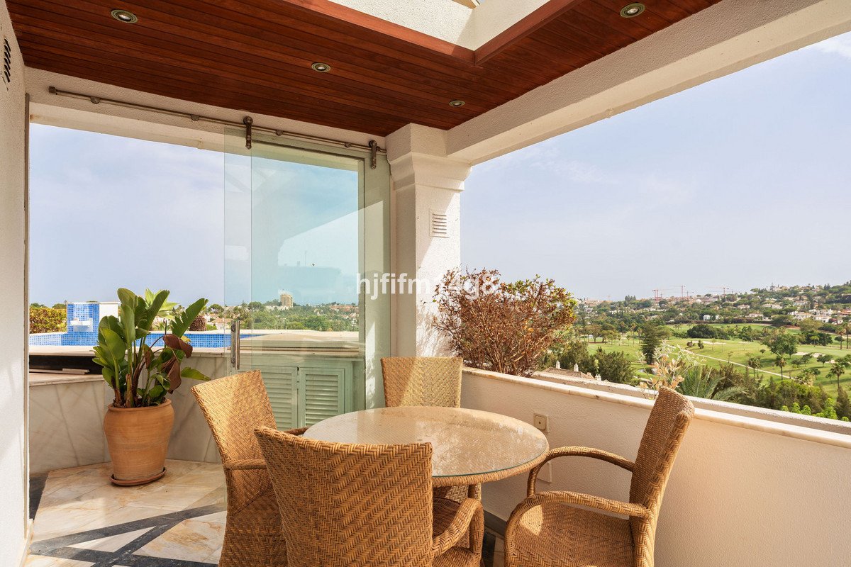 4 Bed Penthouse in Nueva Andalucía
