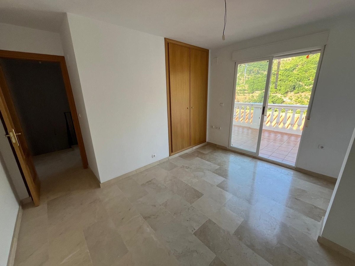 3 Bed Townhouse in Jete