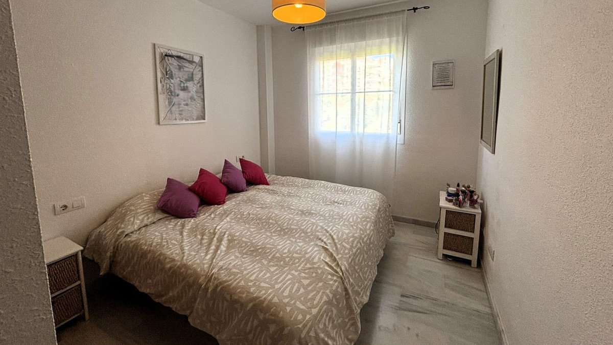2 Bed Middle Floor Apartment in Riviera del Sol
