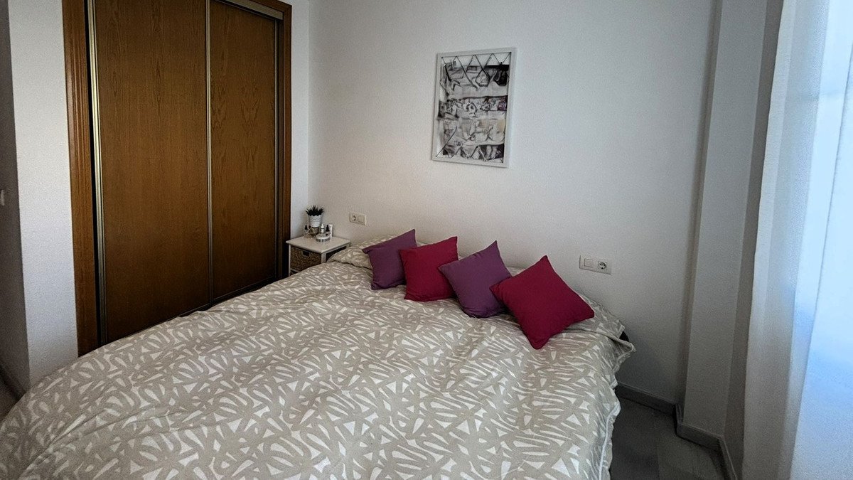 2 Bed Middle Floor Apartment in Riviera del Sol