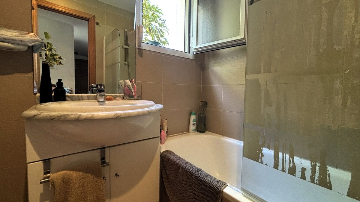 2 Bed Middle Floor Apartment in Riviera del Sol