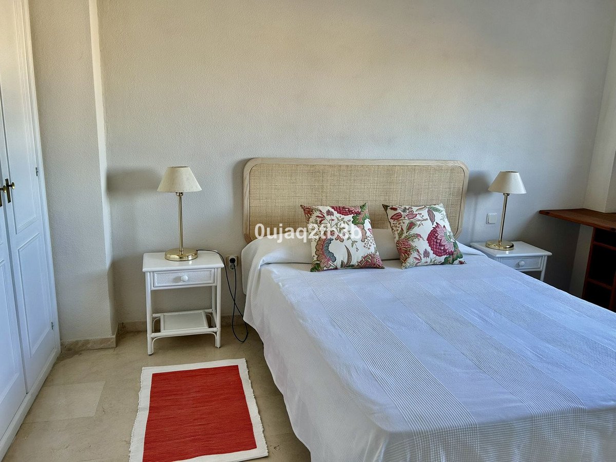 1 Bed Middle Floor Apartment in New Golden Mile