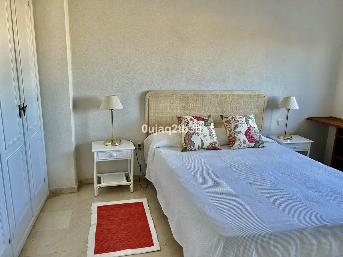 1 Bed Middle Floor Apartment in New Golden Mile