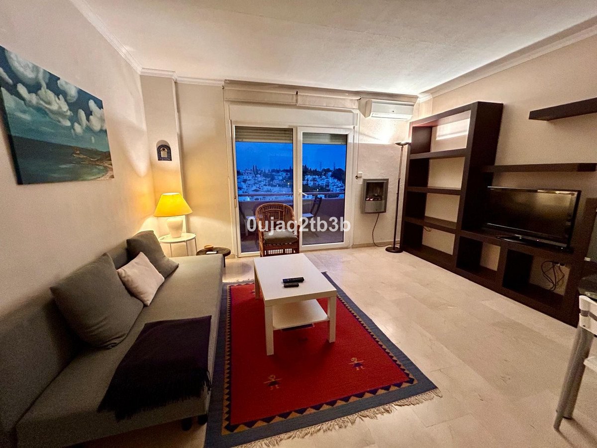1 Bed Middle Floor Apartment in New Golden Mile