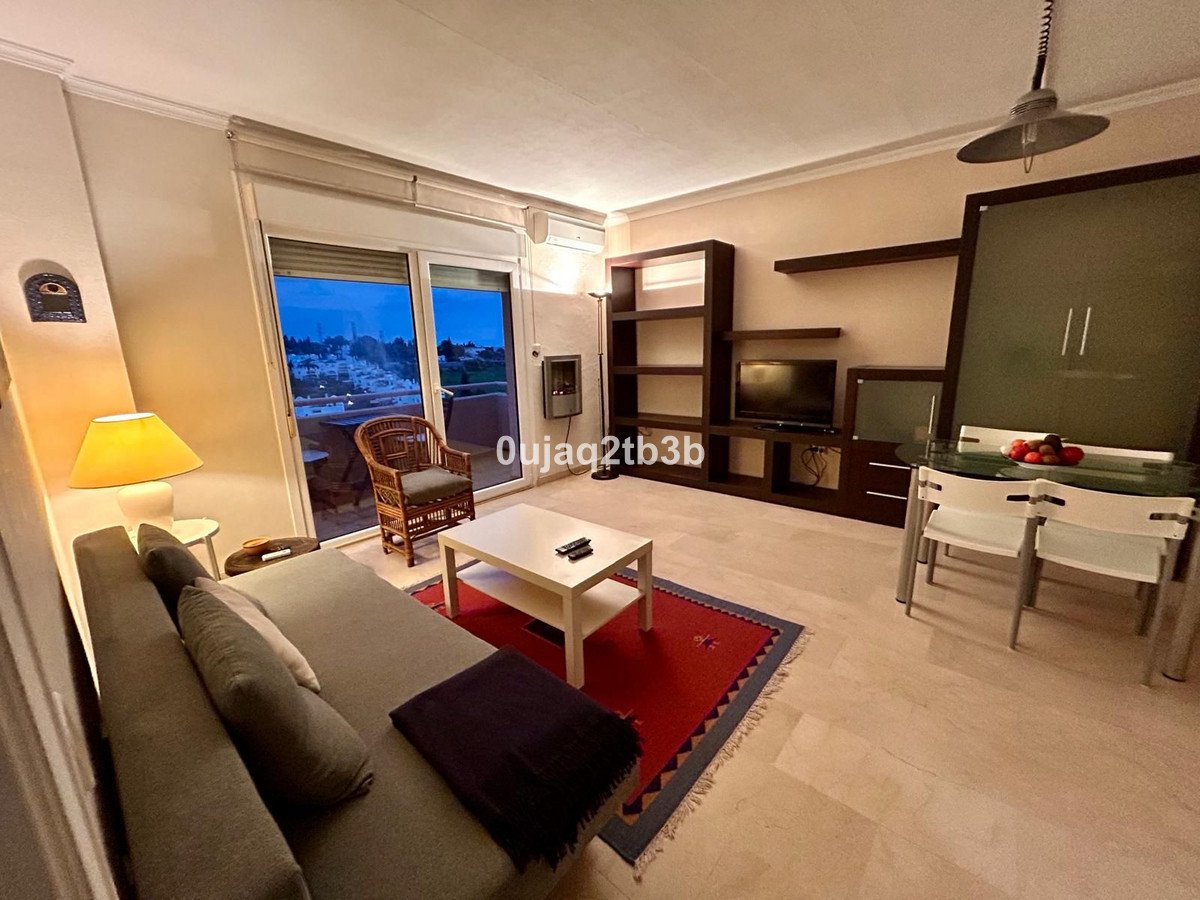 1 Bed Middle Floor Apartment in New Golden Mile